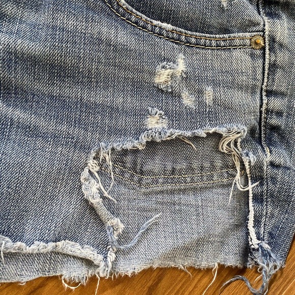 AEO Womens sz 10 Cuff Off Denim Shorts - Picture 4 of 9